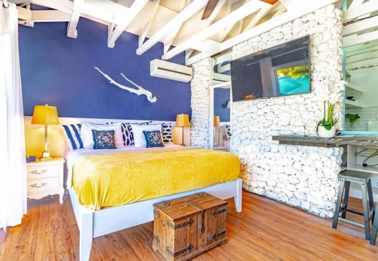 Pool Cottage At Viking Hill - Love Beach Nasáu